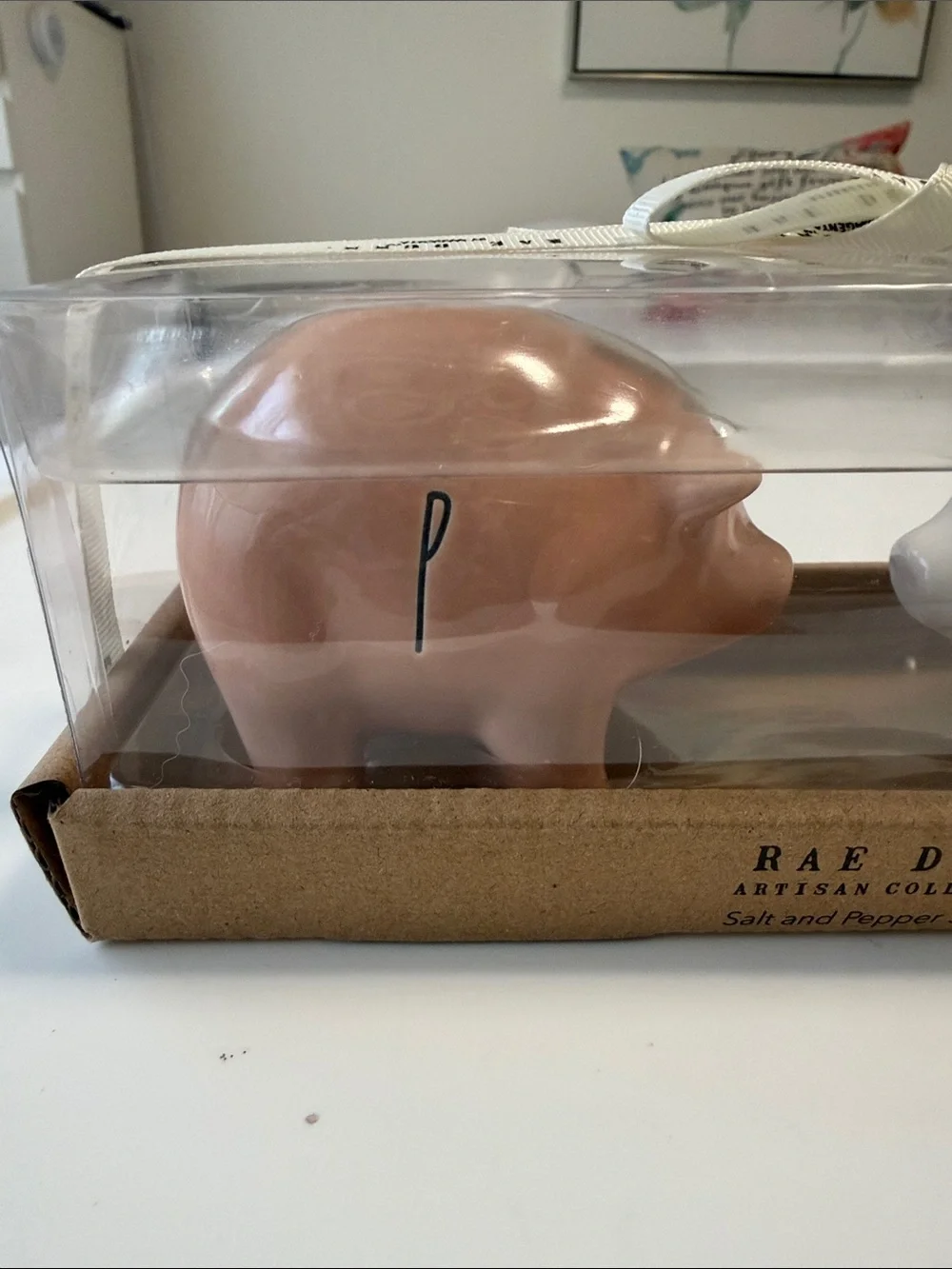 NWT-Rae Dunn Pink & White Pig Salt and Pepper Set in Box. Cottage, farmhouse. - Picture 2 of 5